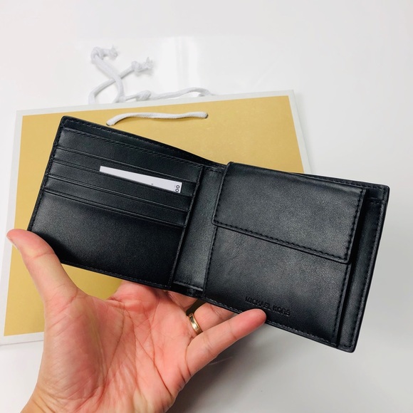 ❤️Michael Kors Bilfold men wallet black ❤️ - Picture 4 of 7